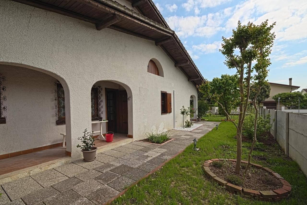 Vecchia Favola House Villa Quarto dʼAltino Exterior foto